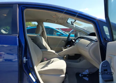 2011 Toyota Prius Two z USA, uszkodzony, nr VIN JTDKN3DU0B1418841